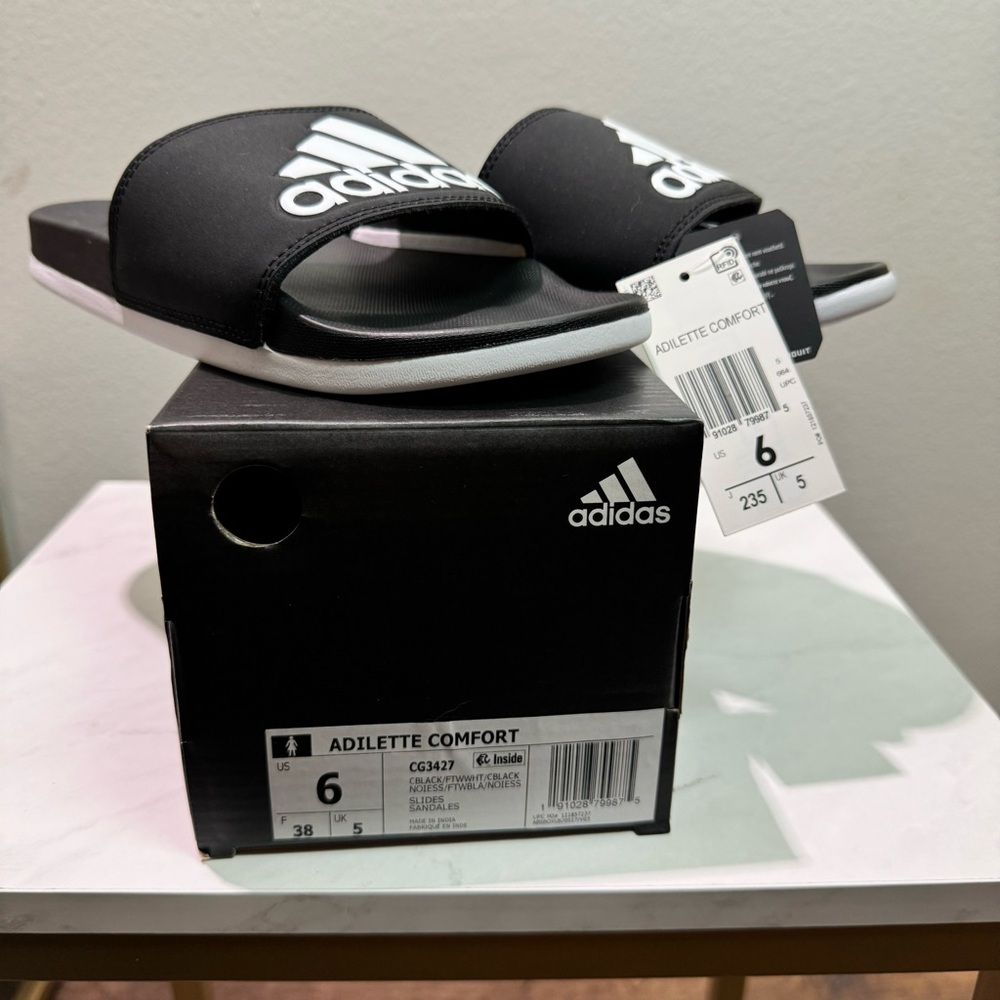 Adidas slides NWT size 6